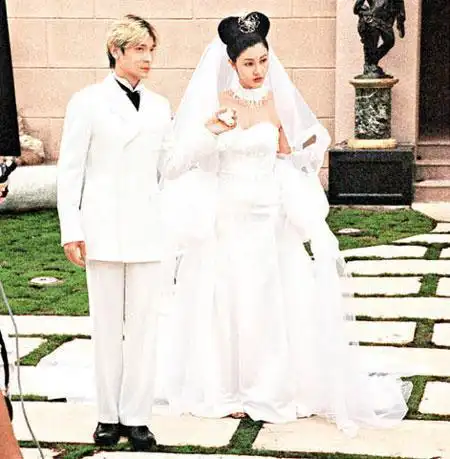 天王刘德华妻子朱丽倩婚纱照美极了难怪一直不公开