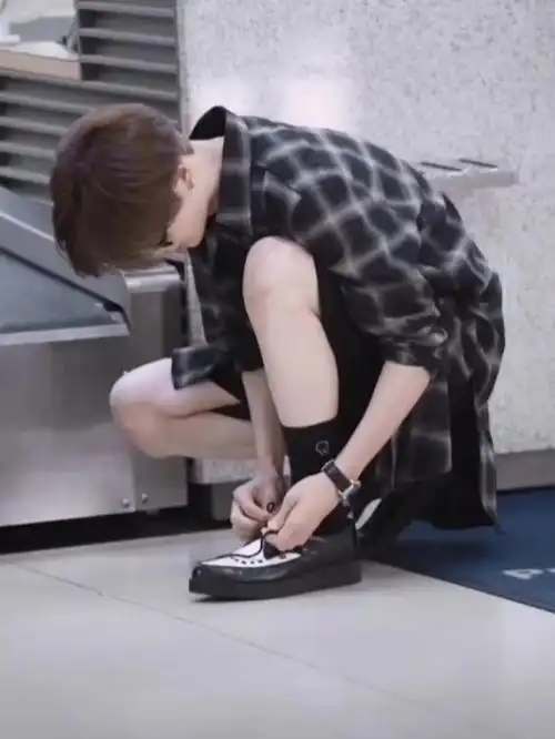 宝藏男孩王一博  #向全世界安利王一博  #王一博腿好白