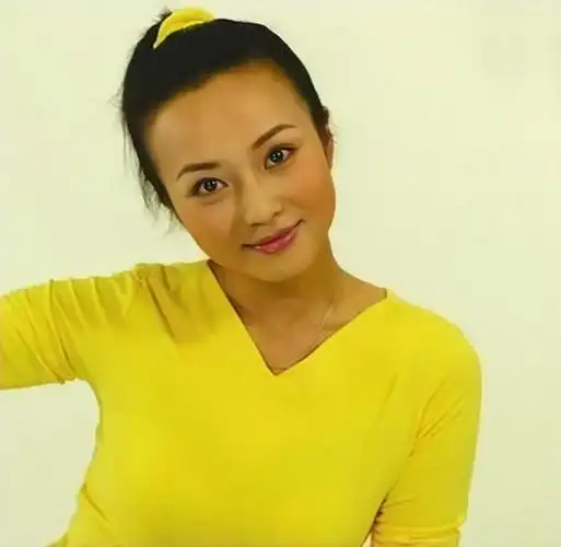 回顾邓超从混混到影视大佬他是如何改写自己人生的