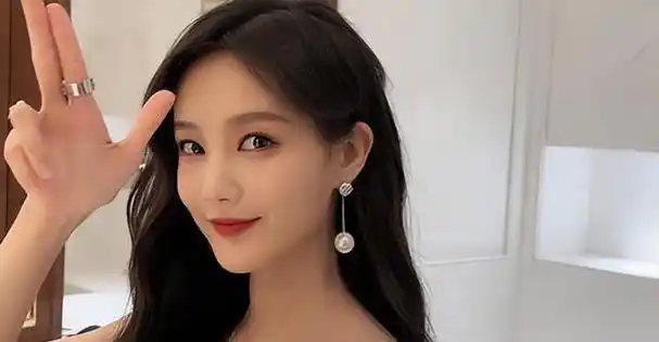 李一桐,缺一双挑剧本的慧眼