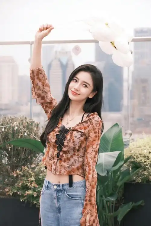 angelababy的六一四连拍##杨颖愿大家都能保持孩童般的笑颜