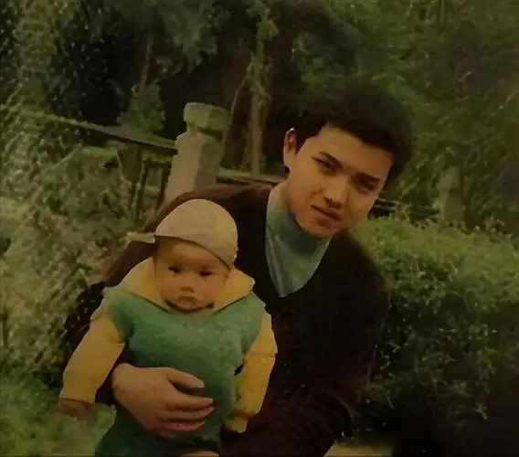 从顶流到弃子,吴亦凡狱中发胖20斤:我还是不敢看他妈妈的朋友圈