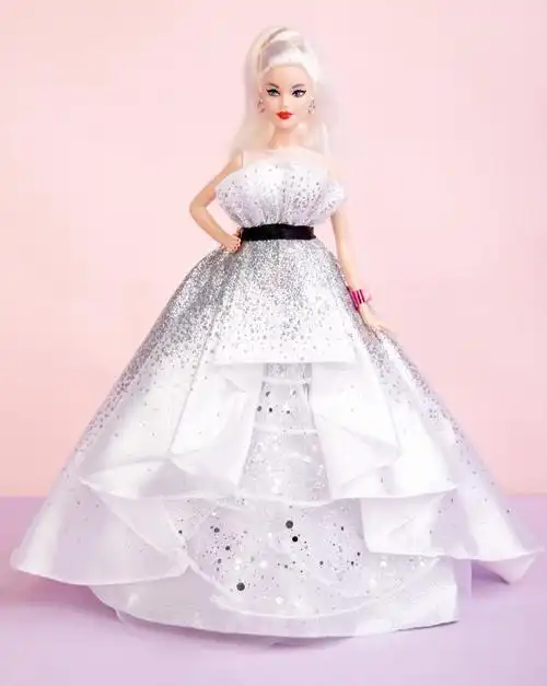 今日主角一——芭比娃娃