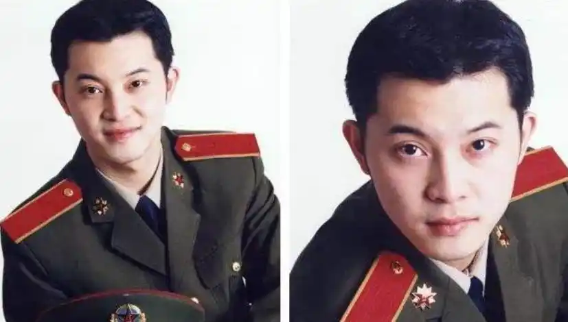 经典的就是武林外传的白展堂,虽然这个时候他的颜值比不上年轻的时候