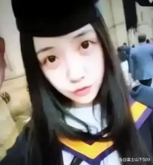 王思聪终向400亿债务低头没想到王校长也有这一天评论区笑死