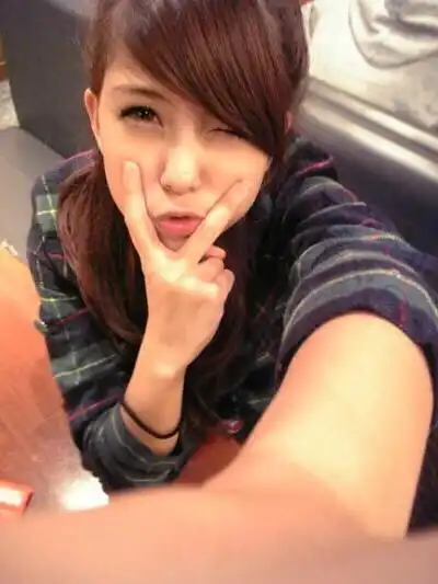 【图多】你们年轻时有拍过昆凌的这种非主流照片嘛