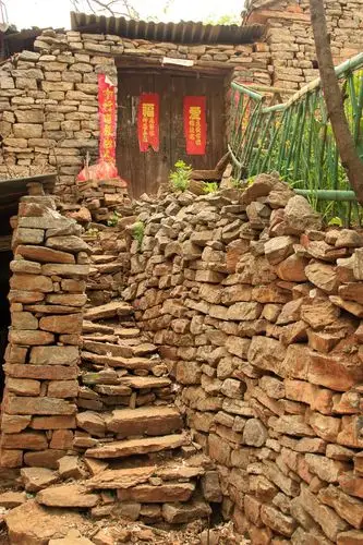 网友走进河南洛阳嵩县神奇的石头部落