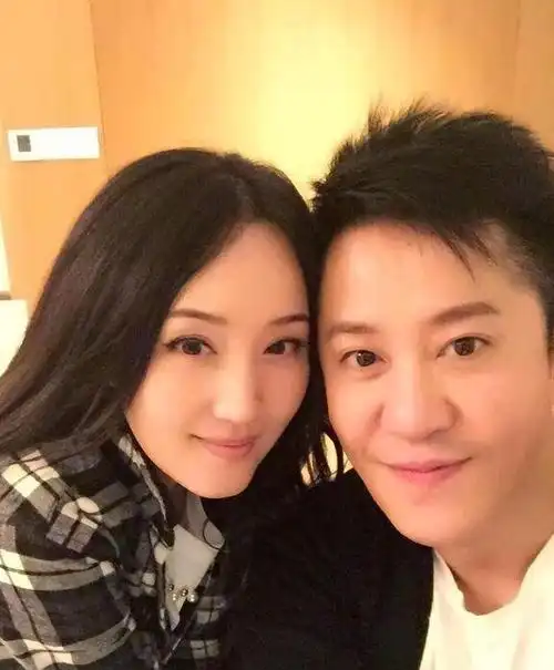 赖文峰出狱后近况曝光娶小23岁年轻娇妻素颜照碾压前任杨钰莹