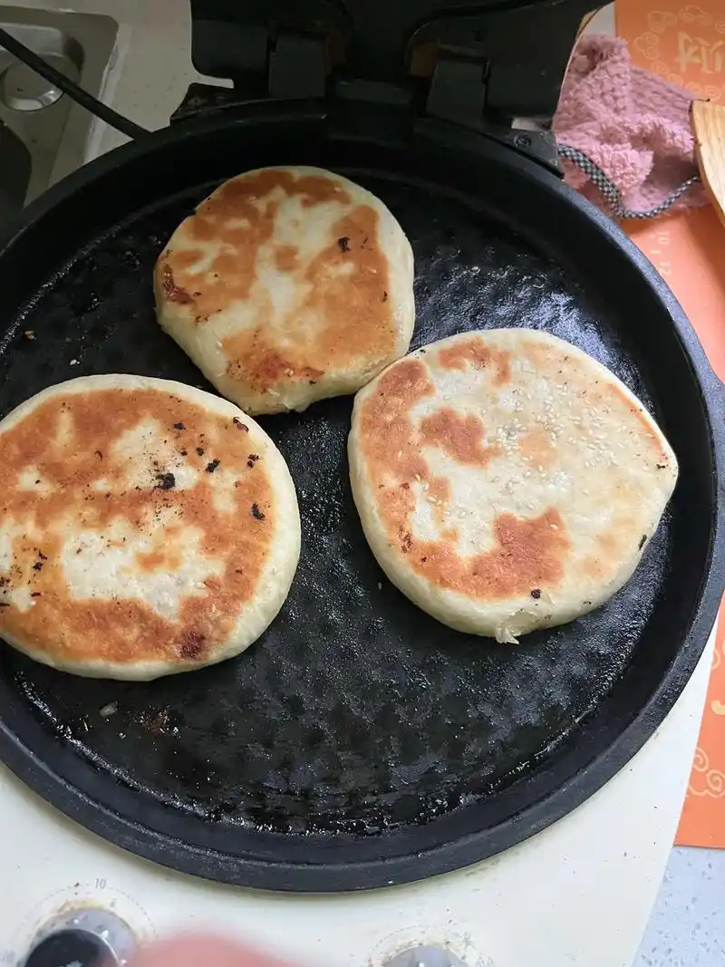 家庭版小烧饼的做法 #纯手工制作美食 #嘎嘎香 - 抖音