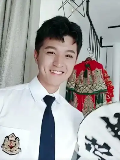 摇啊笑啊桥猎豹队队长雷华