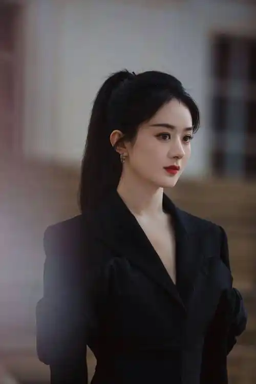 赵丽颖黑色礼服优雅大方写真