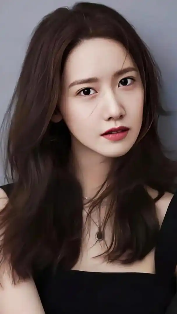 "初恋女神"[可怜]#百家帮扶计划#  林允儿,1990年5月30日出生于韩国