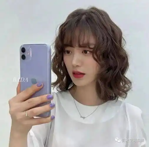 " 短发全头烫 " ,简单很耐看._发型_中国_jfxxsp