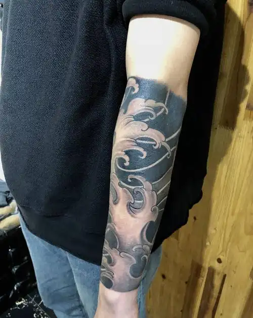 日式水浪纹身纹身图片腿部手臂老传统纹身图案