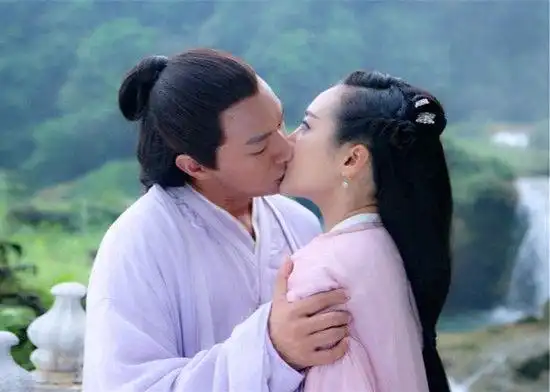 《花千骨》让观众大呼过瘾,剧中,花千骨舍身救白子画虽令人揪心,但令