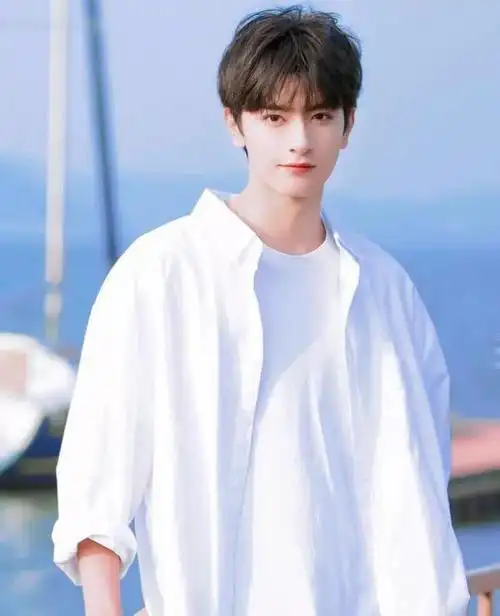 如果掉水只能救一人这5位小鲜肉男星你选哪位聪明人一定不会选图5