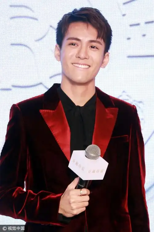 2017年11月25日,上海,曾舜晞出席商业活动.