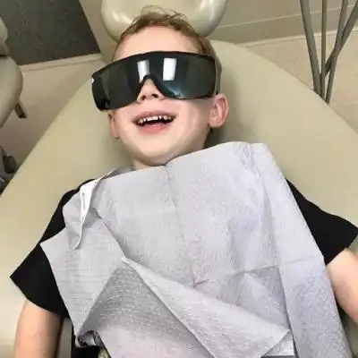 假笑男孩沙雕_男生头像_我要个性网