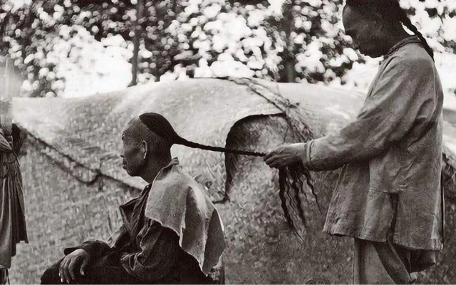 清朝时期的男子留的辫子有多脏?很少清洗,散发着一股臭味