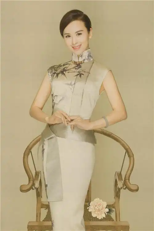 p data-id="gnwxjy7fnt">王雅洁,女,空政文工团优秀青年歌手,出生于