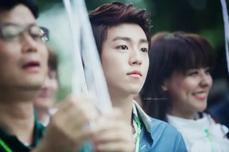 李玹雨壁纸图片