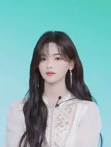 杨超越直播的时候,这状态真的很养眼-度小视