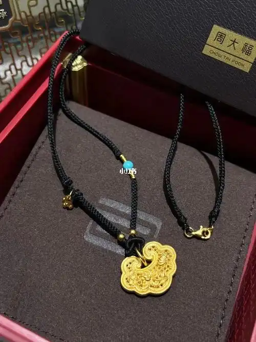 这编绳技术你打几分9090#周大福克减  #周大福吊坠  #周大福传承