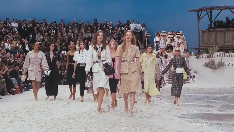 巴黎lise charmel独家时装秀