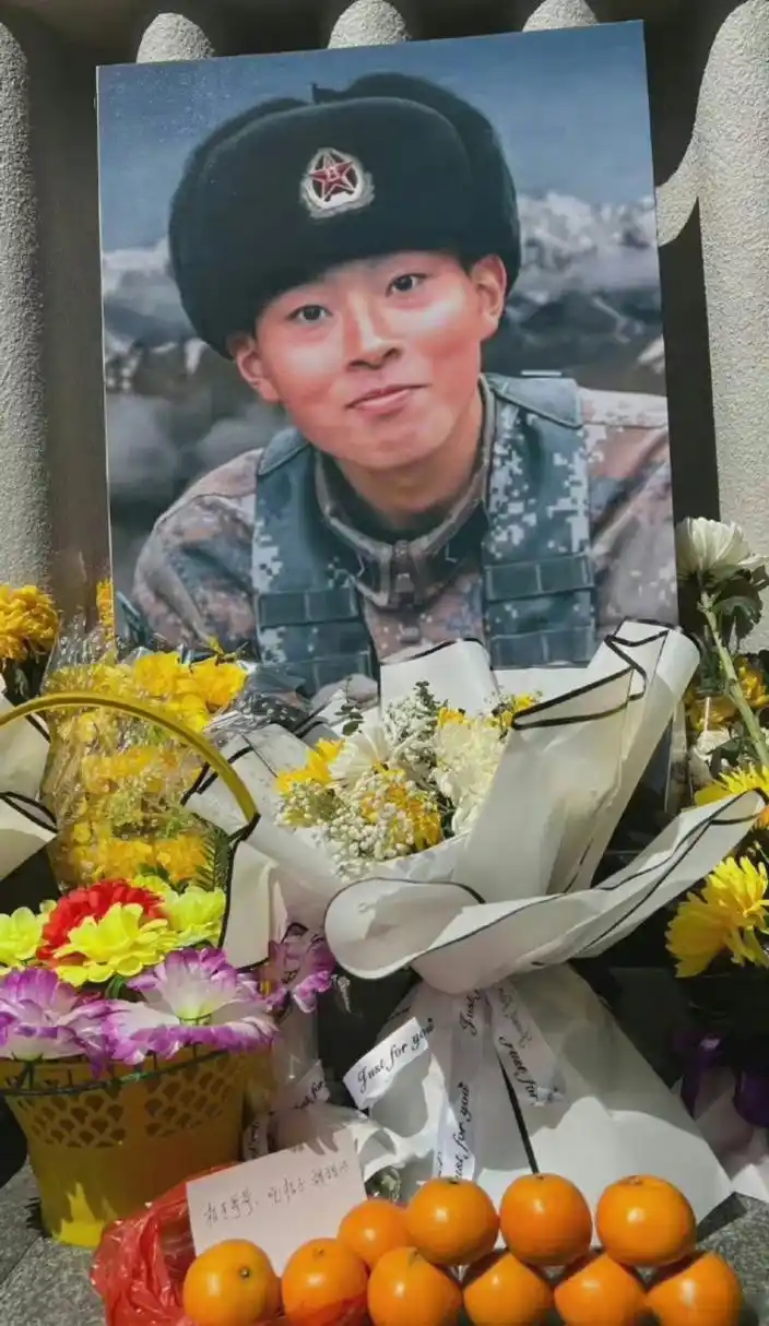 "清澈的爱,只为中国" [悲伤] 致敬陈祥榕烈士!05#永远致敬中国军人