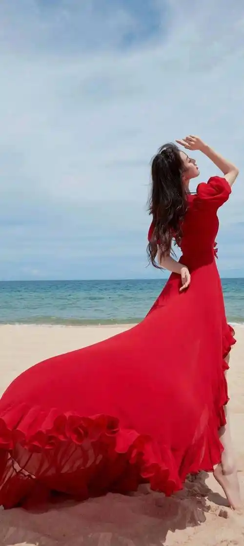 刘诗诗绝美高清无码美图时尚芭莎写真时尚穿搭.海滩写真时尚穿搭