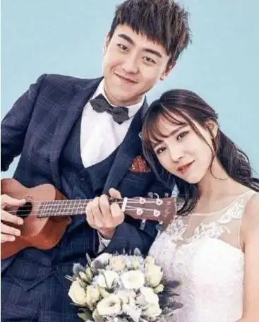 10届快男重聚冠军和哥们女朋友出轨亚军地铁口卖唱