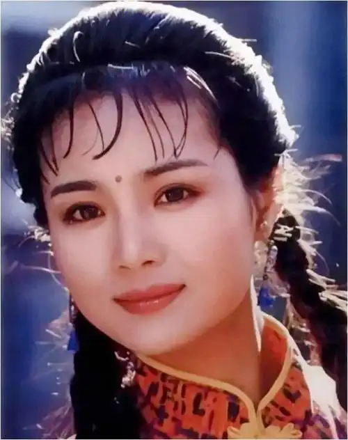 茹萍早婚留遗憾,34岁再婚获幸福,明星继子成骄傲!