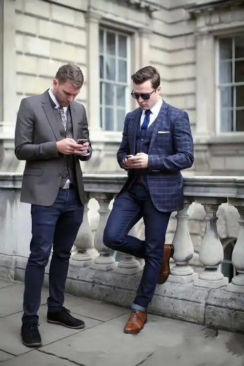 蓝色西装搭配什么颜色领带好看?打造时髦绅士气息