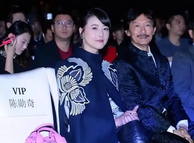 周海媚抢救成功,多位大佬发声报平安,医院遭记者们围堵|谭飞|演员