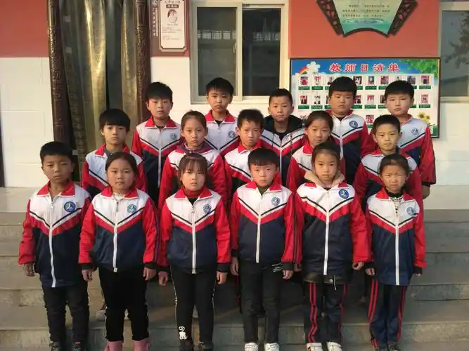 80-89分学生合影