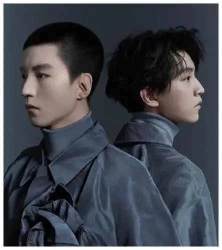 同样是寸头,王俊凯尽显成熟魅力,杨洋和易烊千玺气质各不同