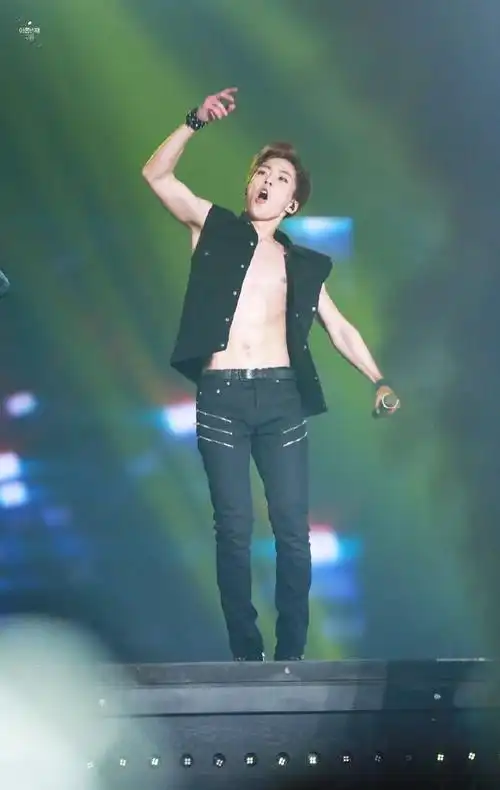 锡0326生日快乐#beyondtime博物馆第七站——珉珉的腹肌进化史第一弹