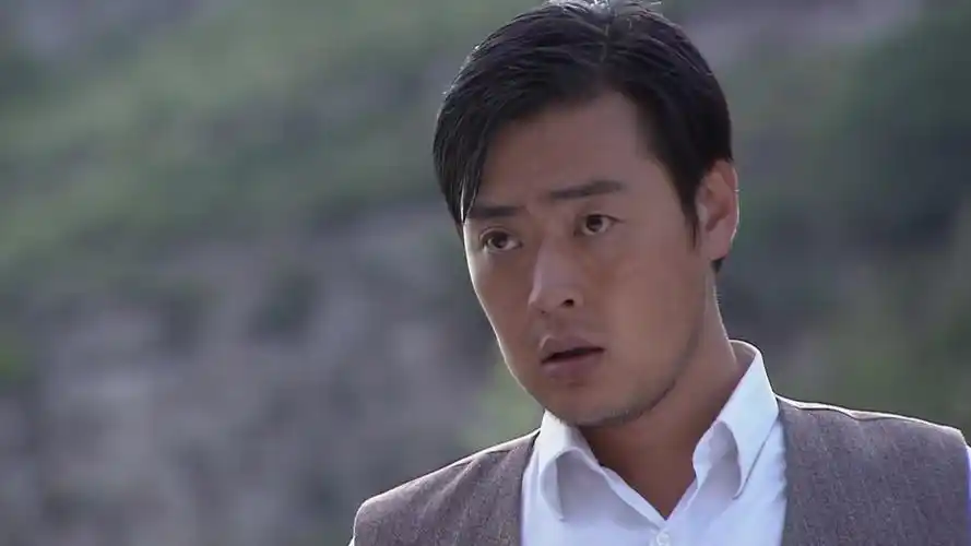 致命行动:探测过程遇到阻碍,少佐一筹莫展向男子寻求帮助-影视综视频