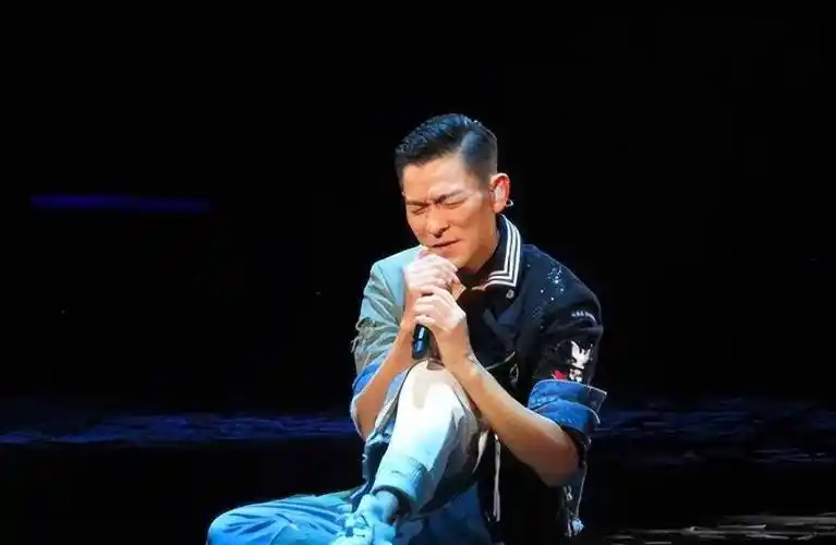 刘德华演唱会门票价格曝光,这一次,他向穷人亮起了"红灯"