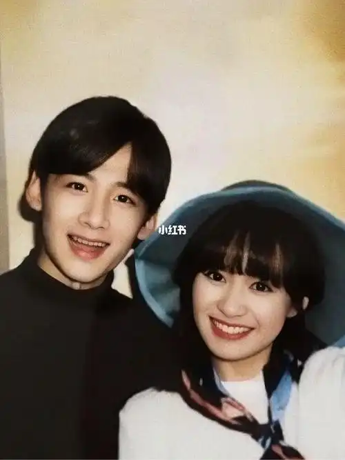 以前我一直以为白敬亭会喜欢年龄小甜妹类型