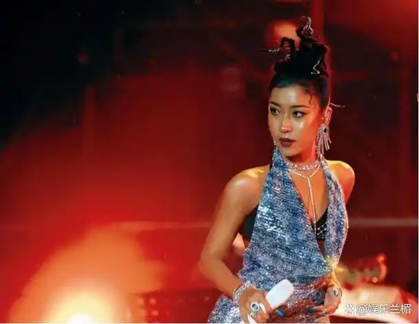 回顾吉克隽逸:卖惨炫富当小三,立了10年的"淳朴"人设崩塌了