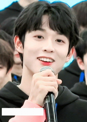 求哼哼吴宇恒的小动图