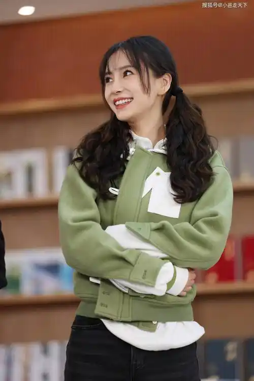 杨颖奔跑吧活动照合集