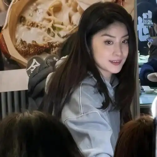 陈慧琳曾因流产心碎52岁现状堪比20岁嫁相恋16年男友成赢家