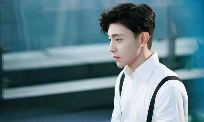 邓伦事件涉及面太广靳东刘涛杨紫李现等明星纷纷注销公司