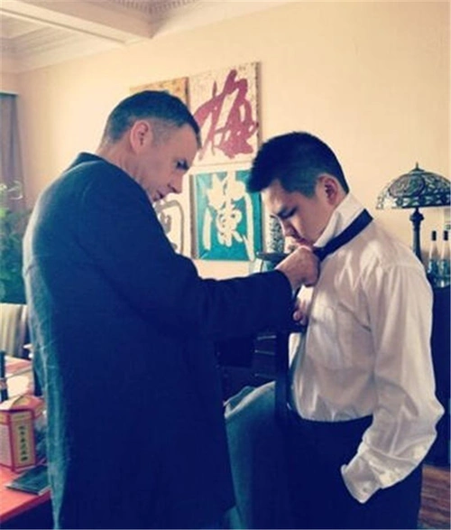 好口才金星大儿子嘟嘟霸气不输她8岁就让同学哑口无言