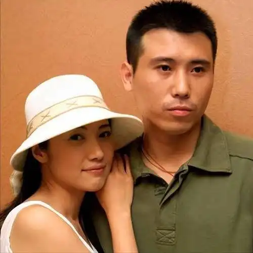 演员颜丙燕用爱让母亲多活5年李乃文成意难平49岁至今未婚