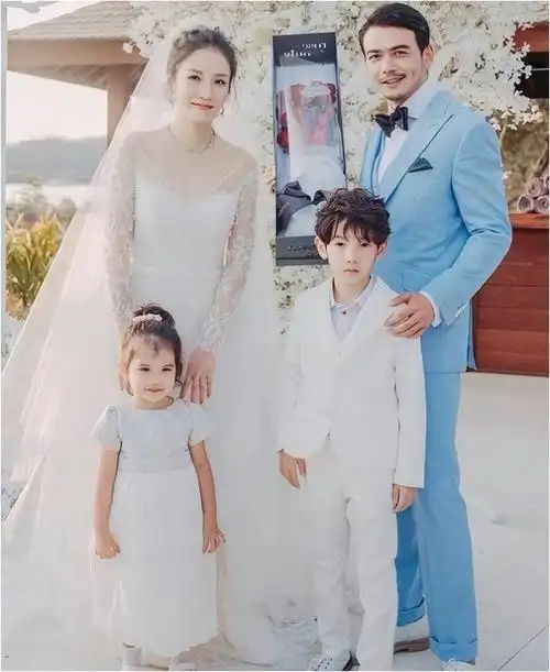 杨烁自信过头遭打脸劈腿即净身出户终究自食恶果