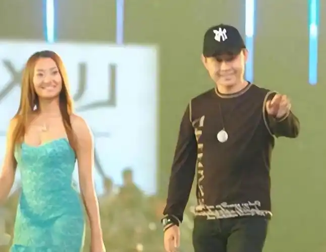 回顾刀郎前妻杨娜生下女儿40天便跑路今刀郎幸福美满她后悔吗