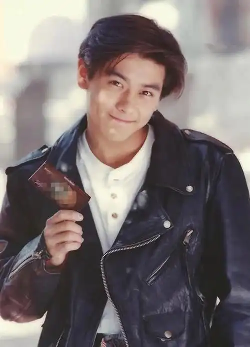 林志颖大儿子照片(11岁身高直逼爸爸肩膀伙食吃太好)(1)